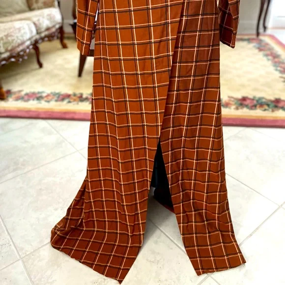 Woman’s Modest Dress - Picture 2 of 9